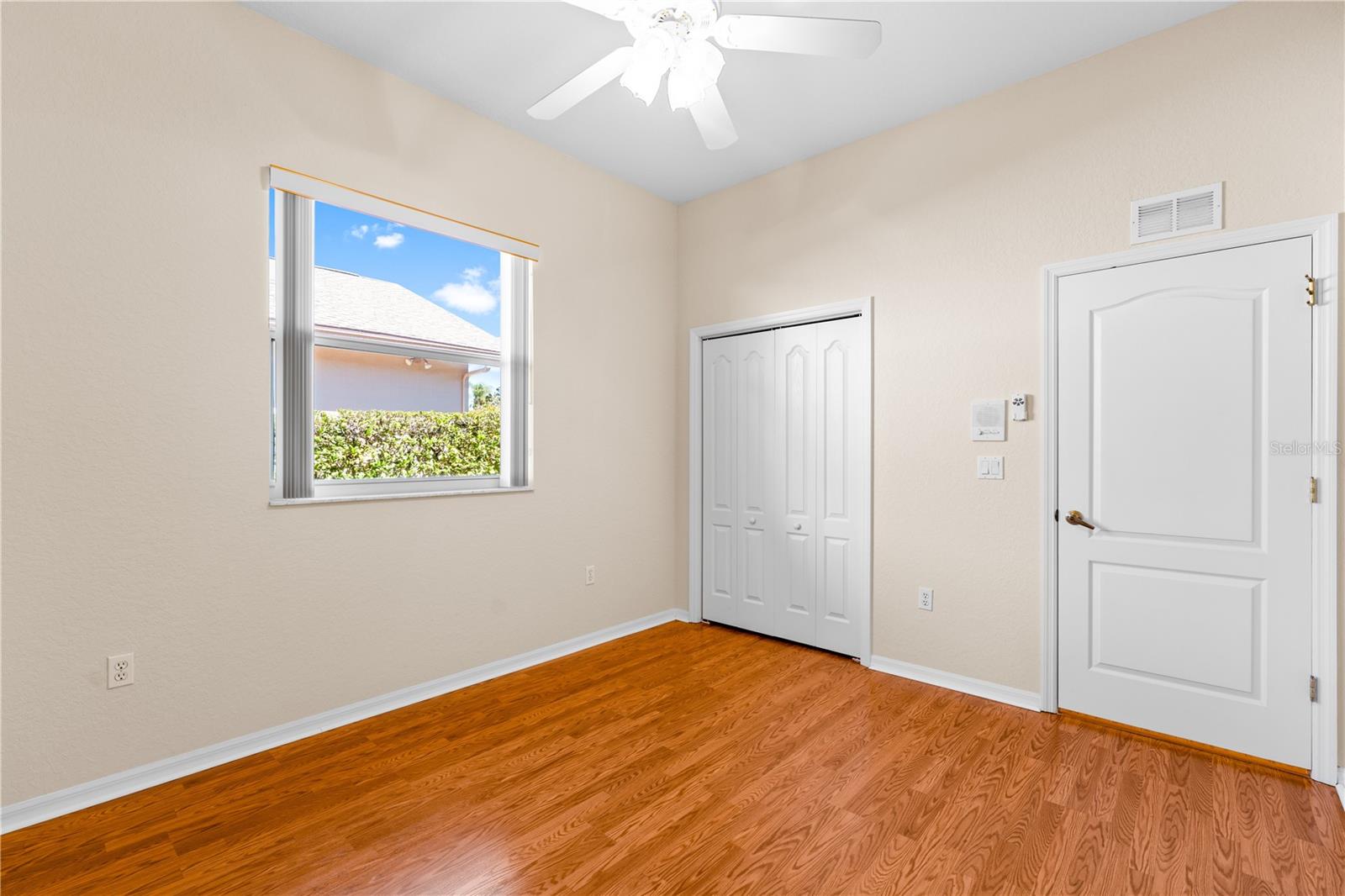 Listing photo id 57 for 1238 Masada Lane