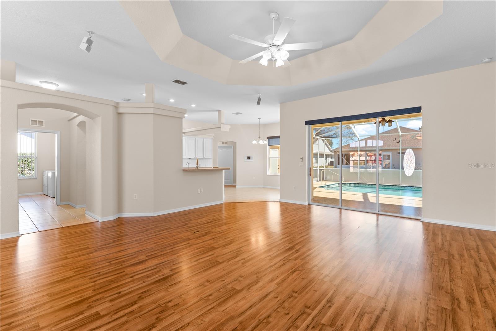 Listing photo id 4 for 1238 Masada Lane