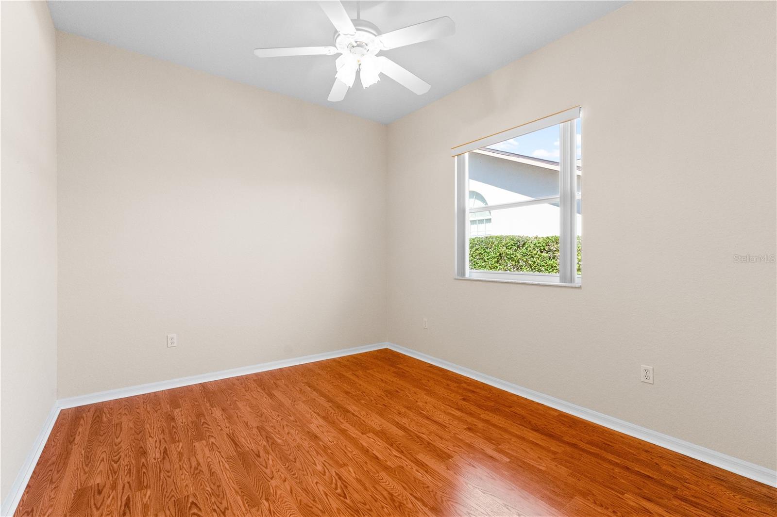 Listing photo id 58 for 1238 Masada Lane