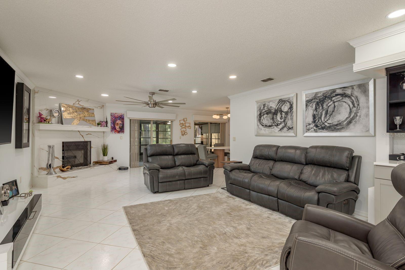 Image 7 of 44 For 3071 Bolt Drive