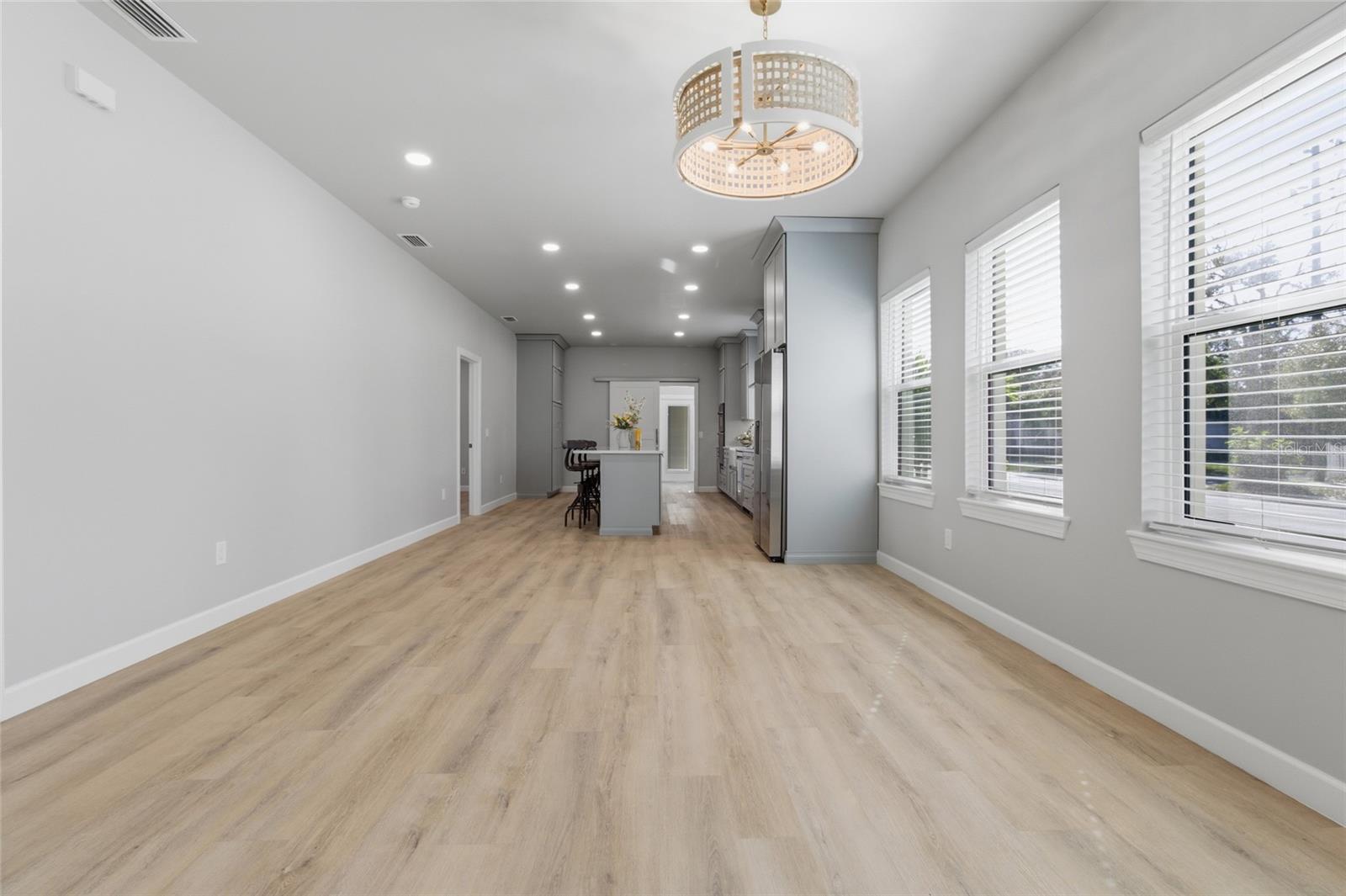 Image 17 of 55 For 494 39th Avenue N