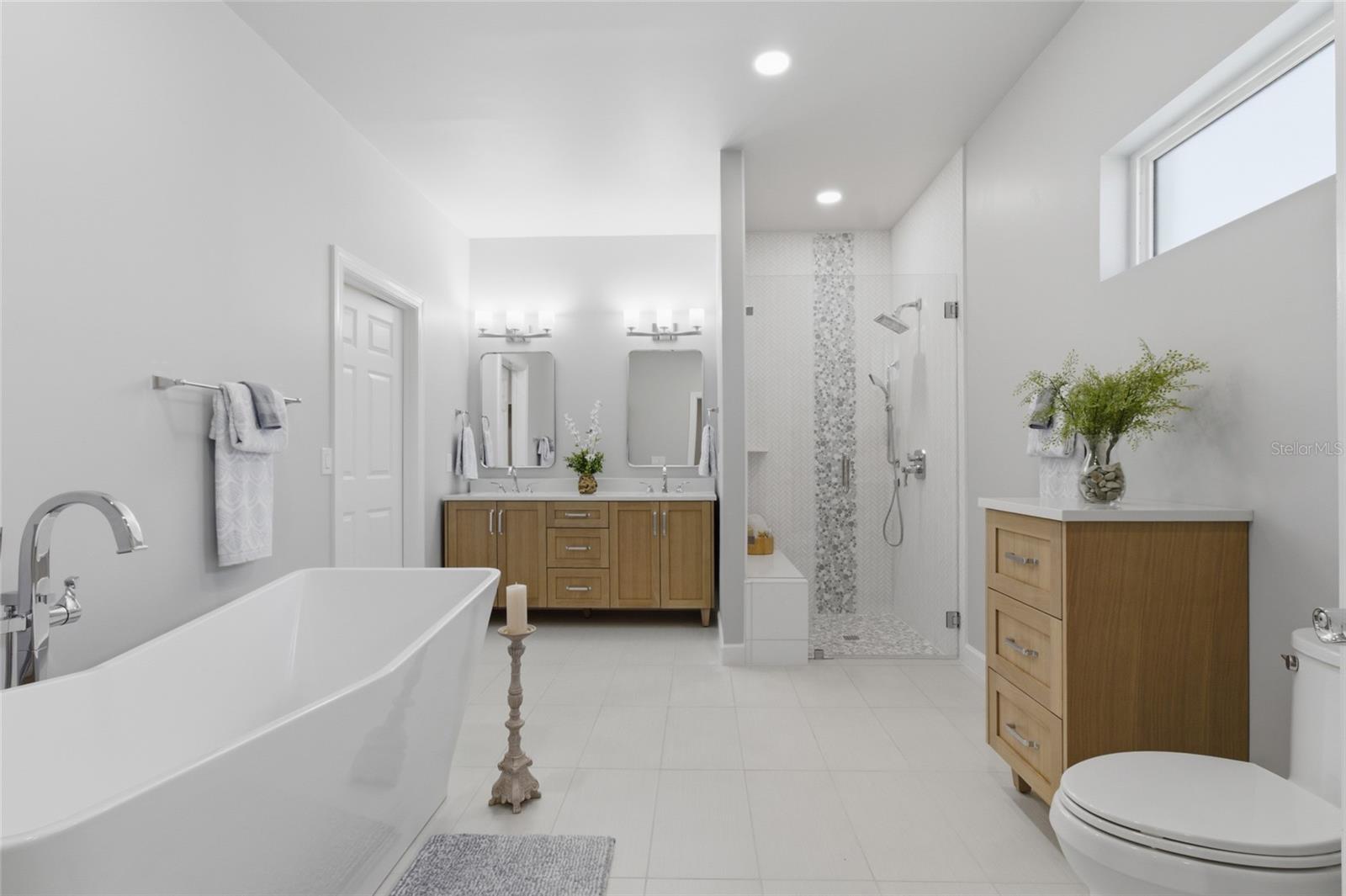 Image 32 of 55 For 494 39th Avenue N