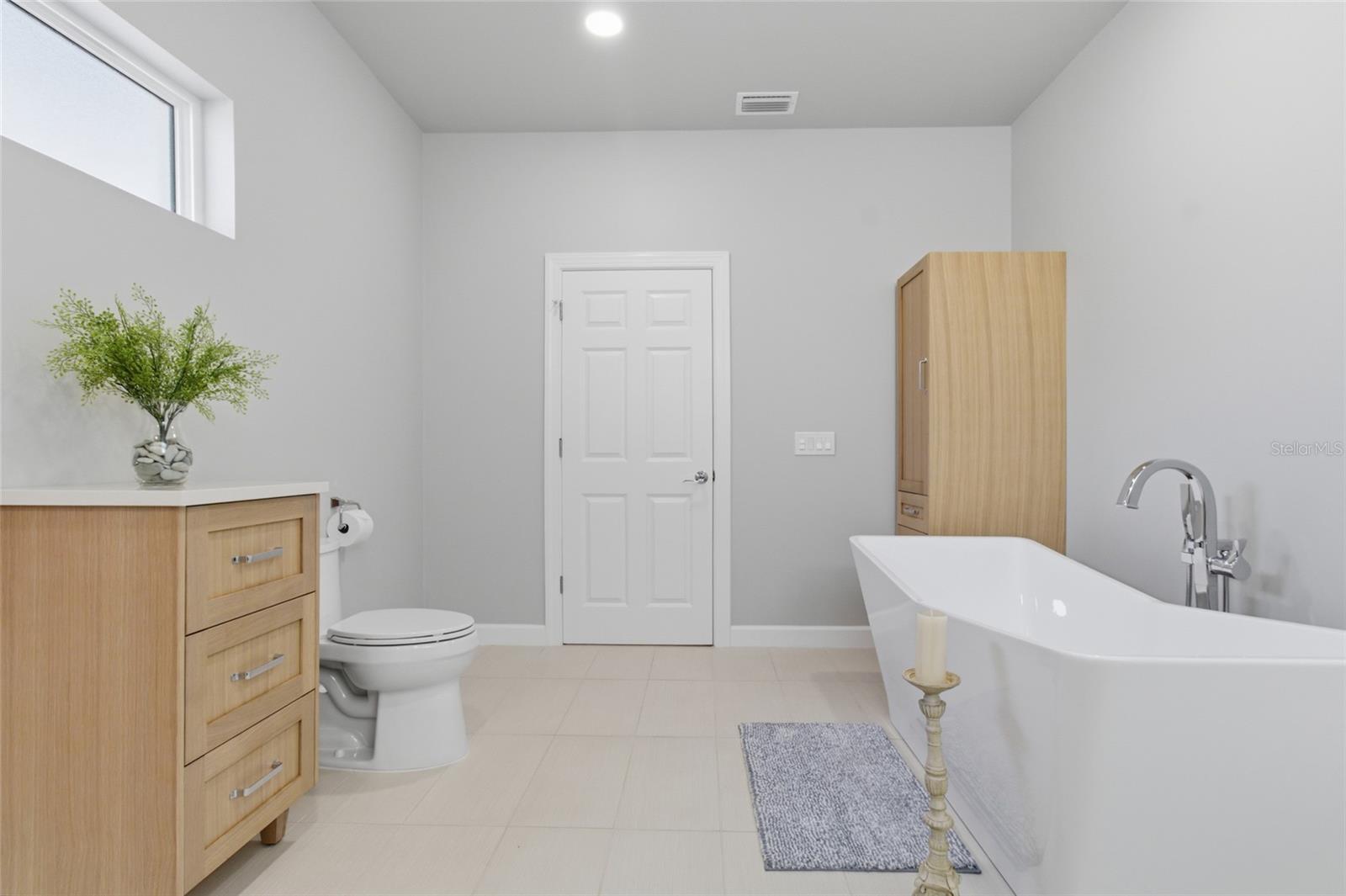 Image 33 of 55 For 494 39th Avenue N