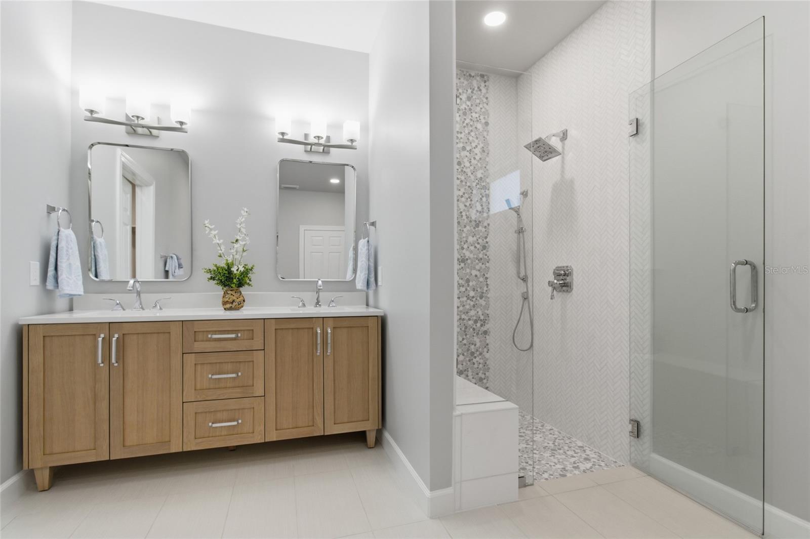 Image 34 of 55 For 494 39th Avenue N