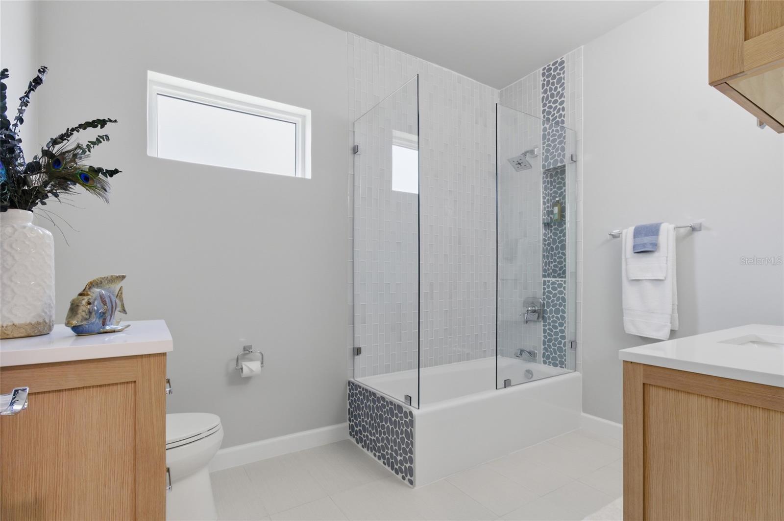 Image 38 of 55 For 494 39th Avenue N