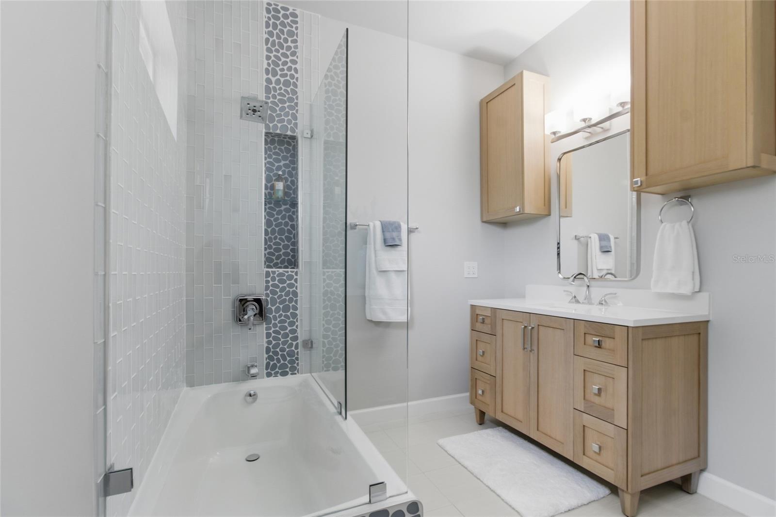 Image 39 of 55 For 494 39th Avenue N