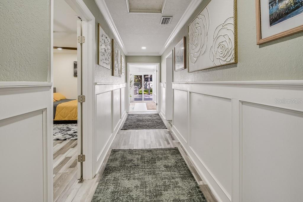 Listing photo id 8 for 1826 Country Club Road N