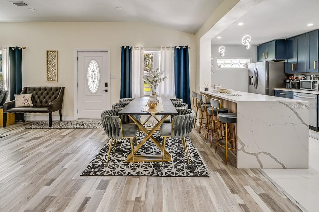 Listing photo id 18 for 1826 Country Club Road N