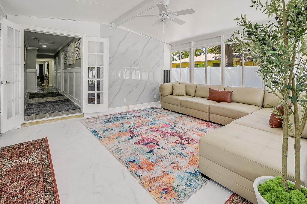 Listing photo id 21 for 1826 Country Club Road N