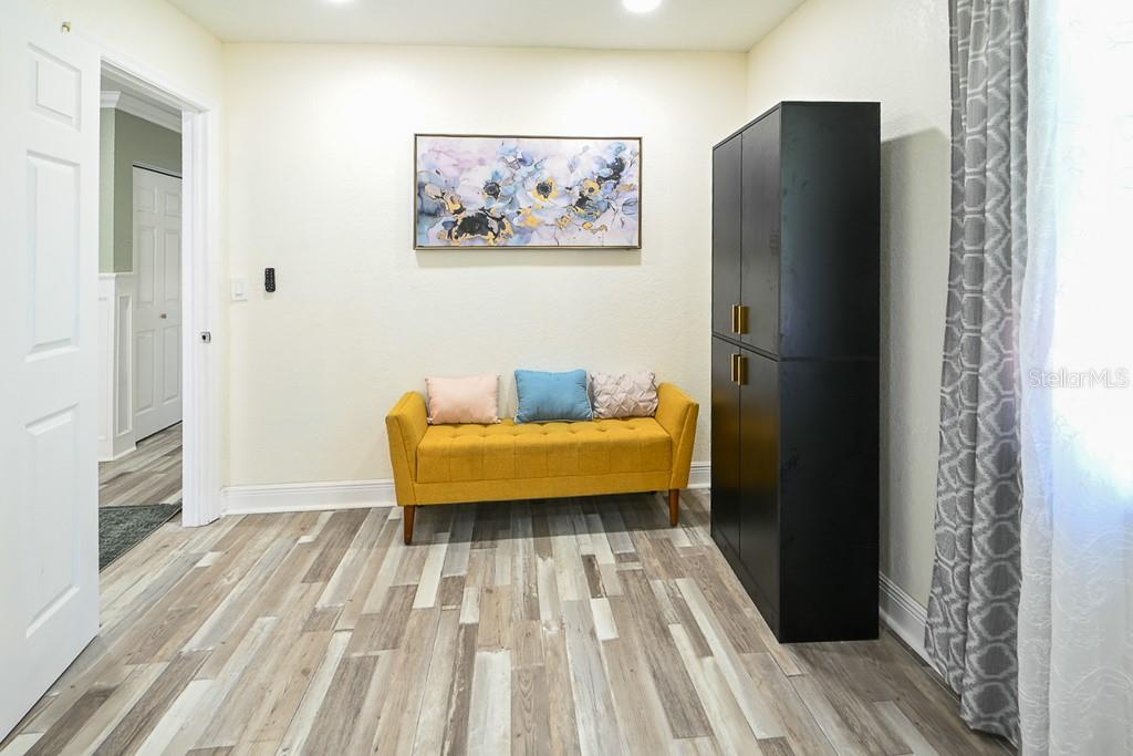 Listing photo id 24 for 1826 Country Club Road N