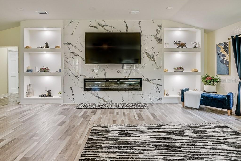 Listing photo id 5 for 1826 Country Club Road N