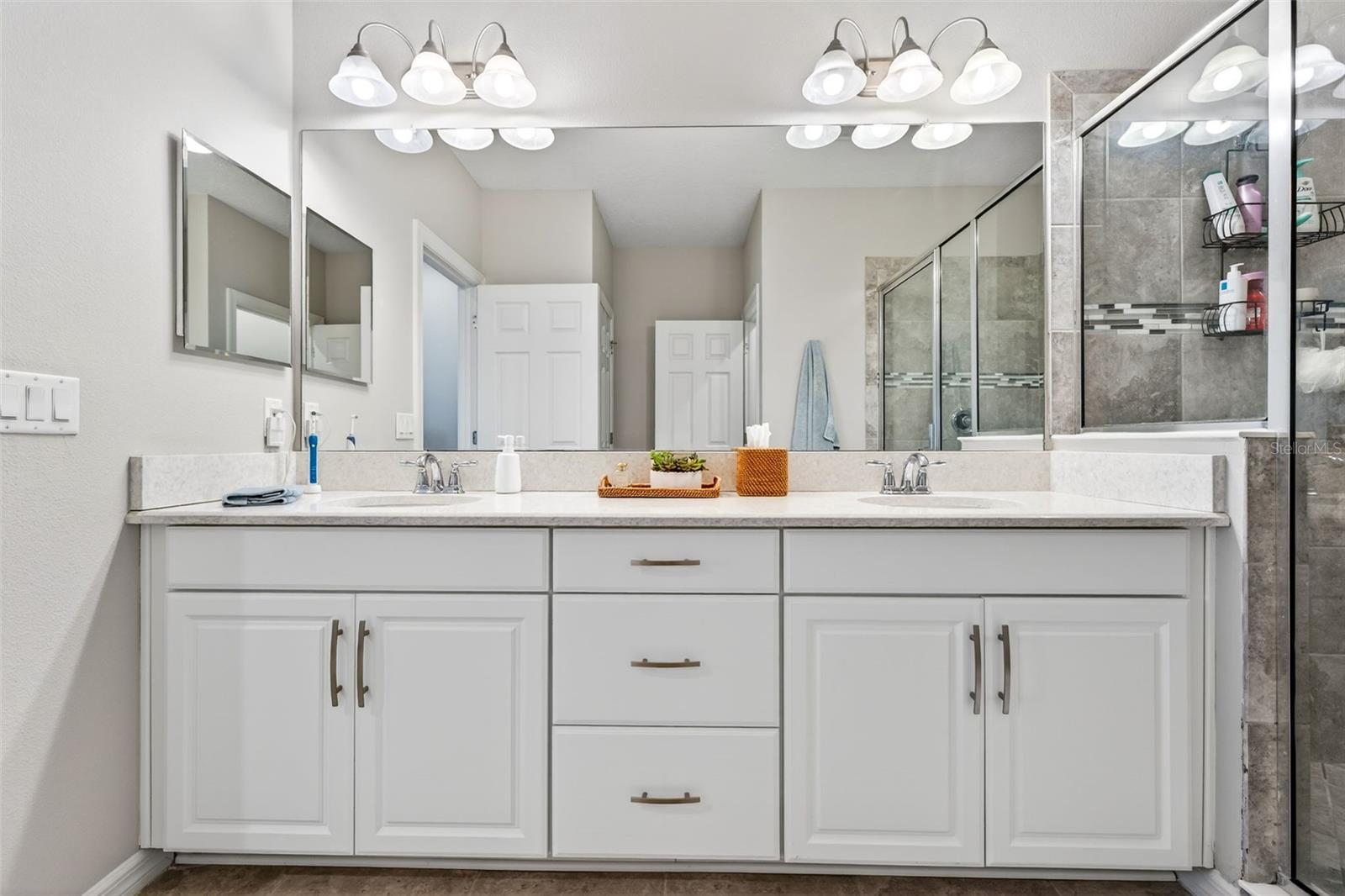 Image 22 of 46 For 904 Vineyard Lane