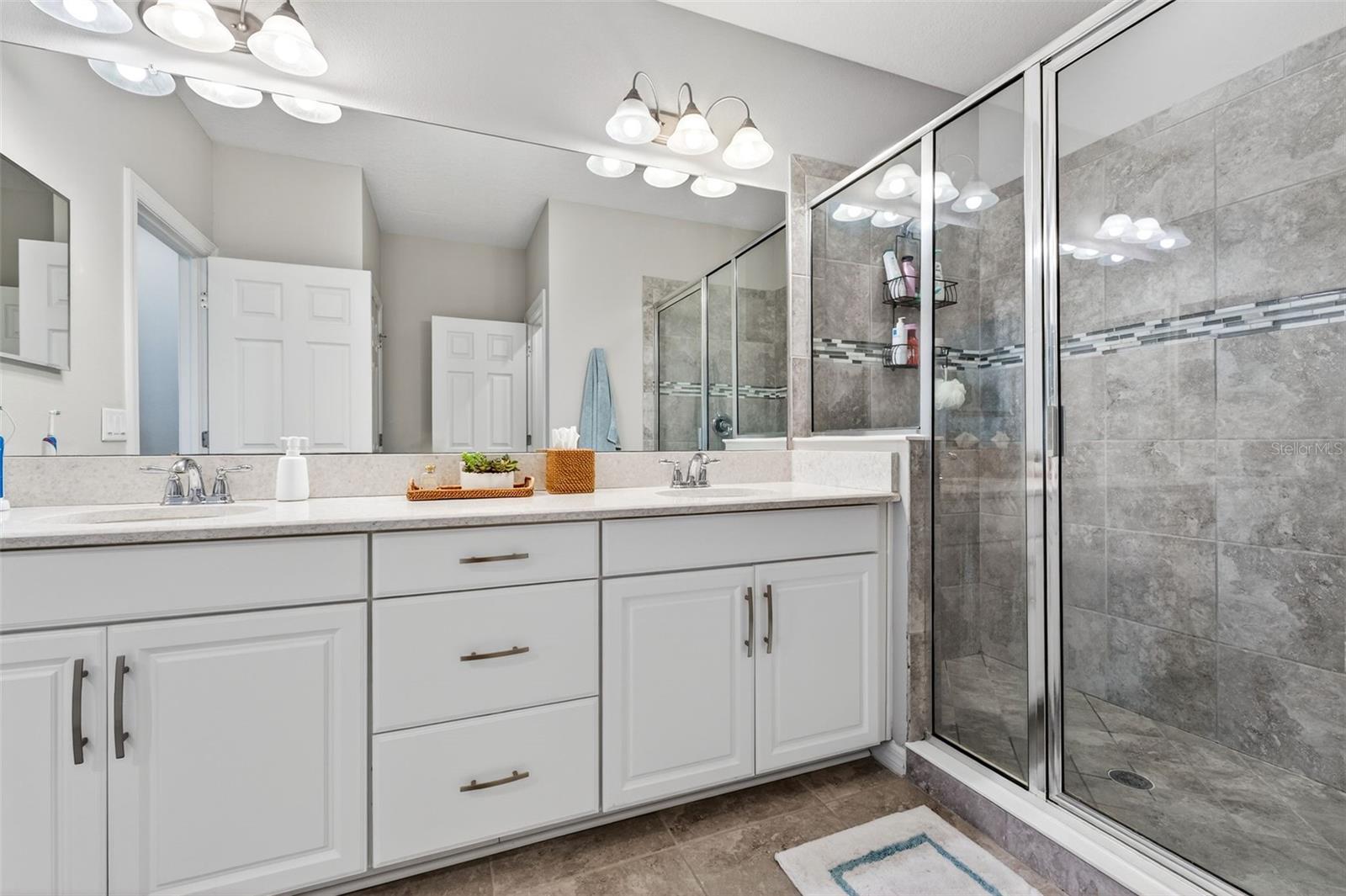 Image 23 of 46 For 904 Vineyard Lane