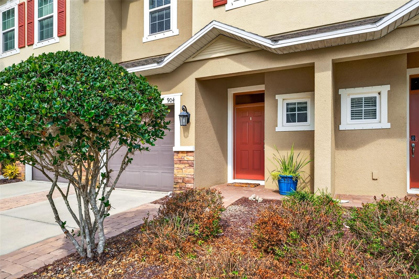 Image 3 of 46 For 904 Vineyard Lane