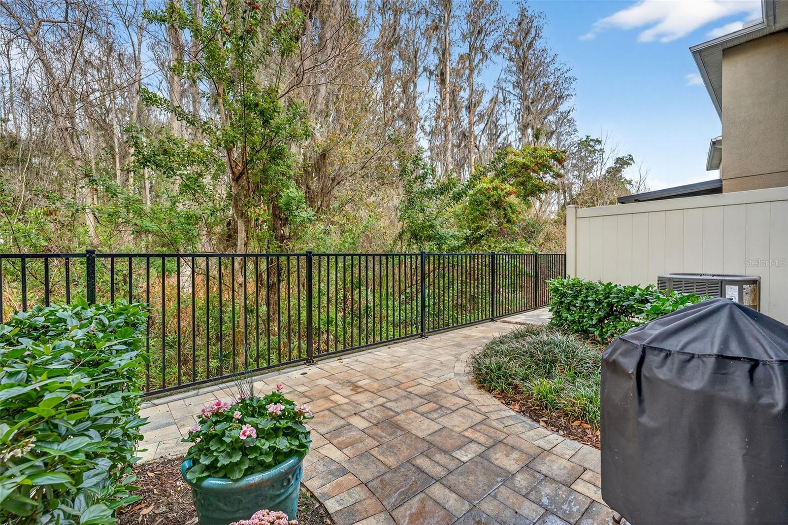 Image 33 of 46 For 904 Vineyard Lane