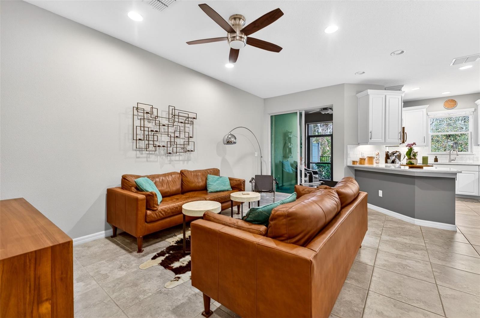 Image 7 of 46 For 904 Vineyard Lane