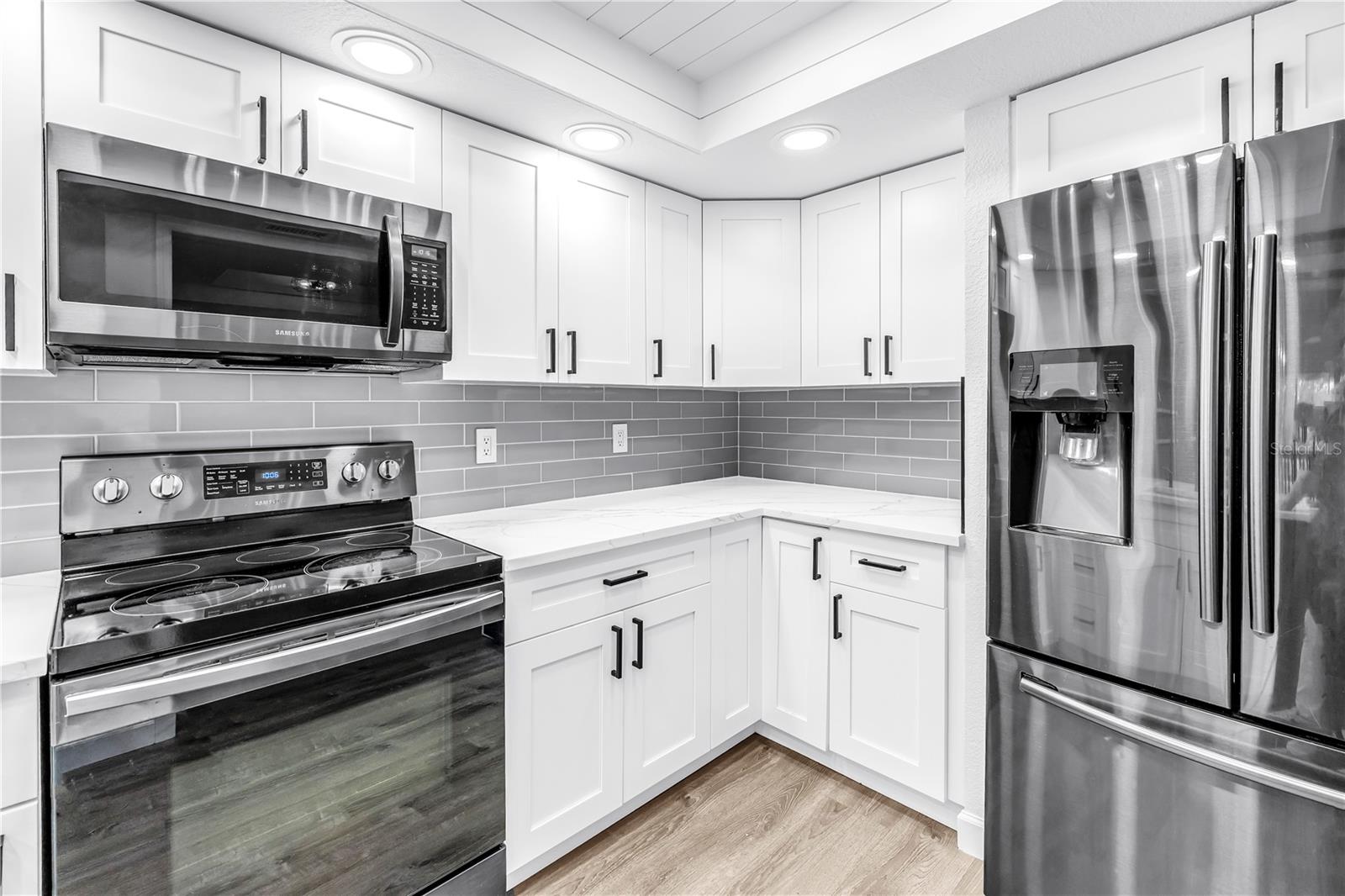 Image 10 of 63 For 9613 Tara Cay Court