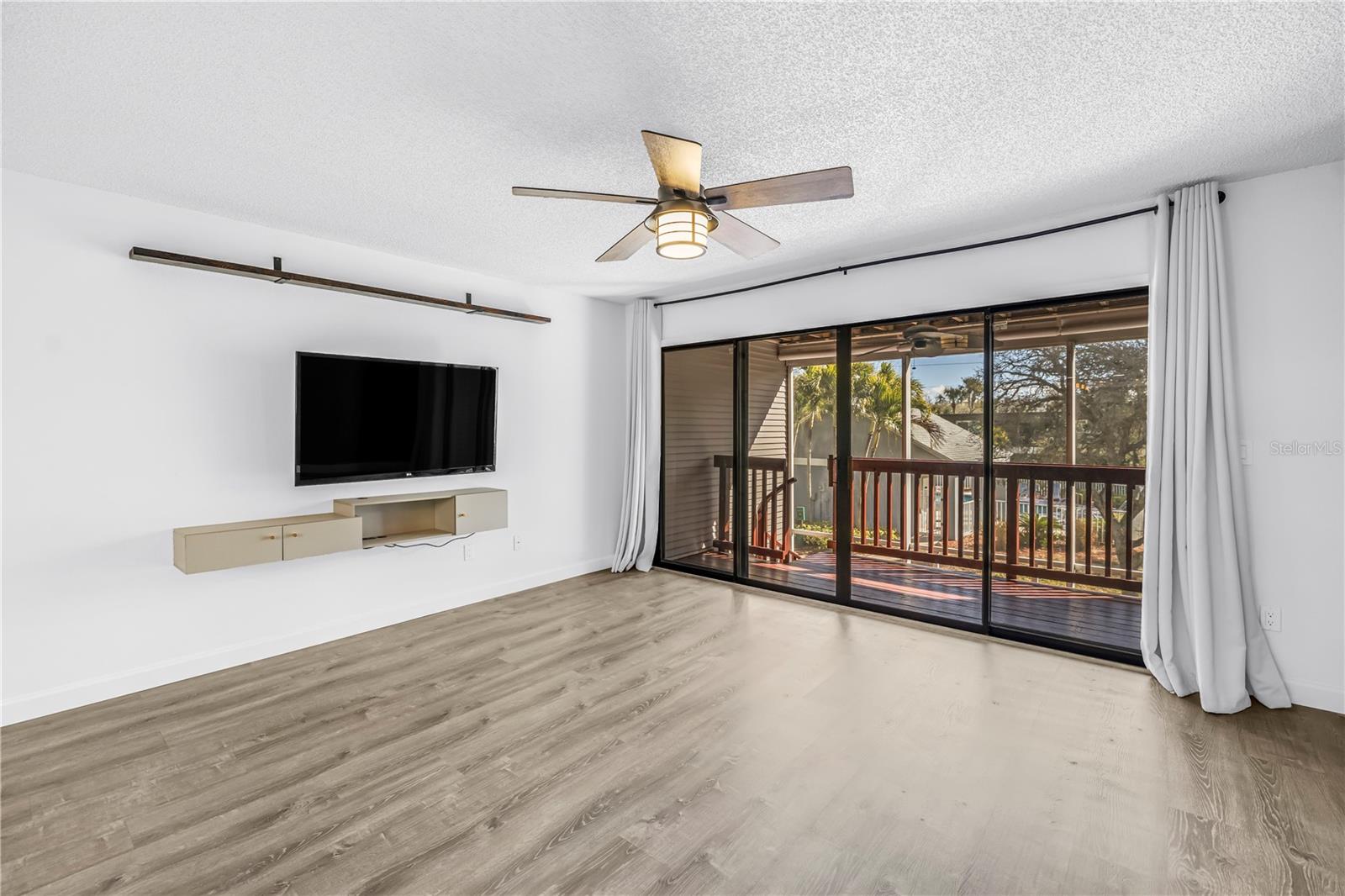 Image 17 of 63 For 9613 Tara Cay Court