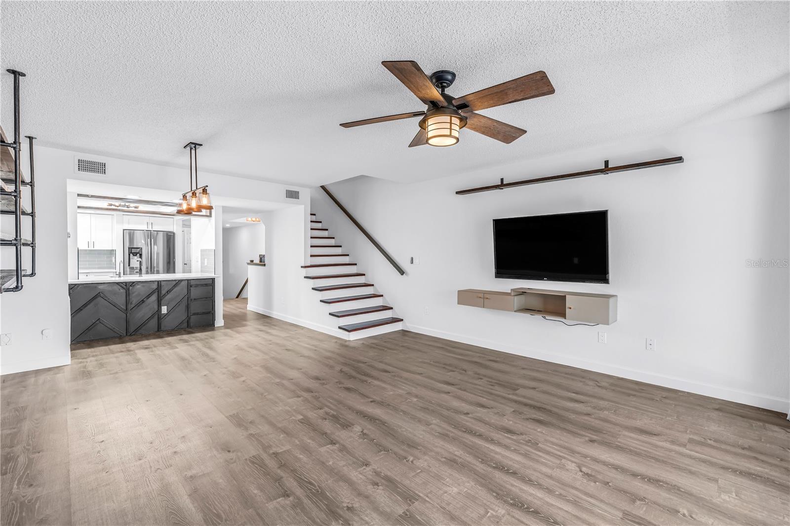 Image 19 of 63 For 9613 Tara Cay Court