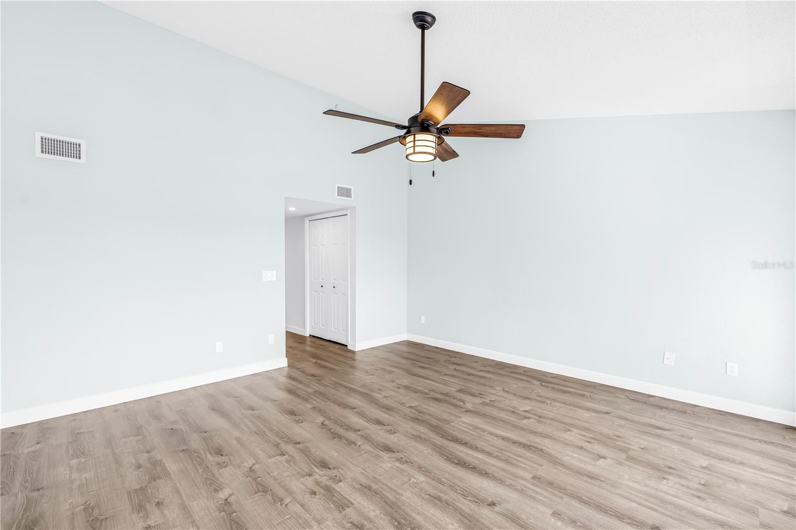 Image 24 of 63 For 9613 Tara Cay Court