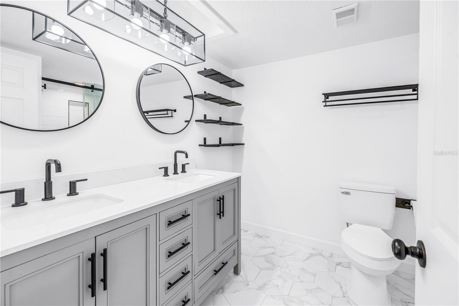 Image 27 of 63 For 9613 Tara Cay Court