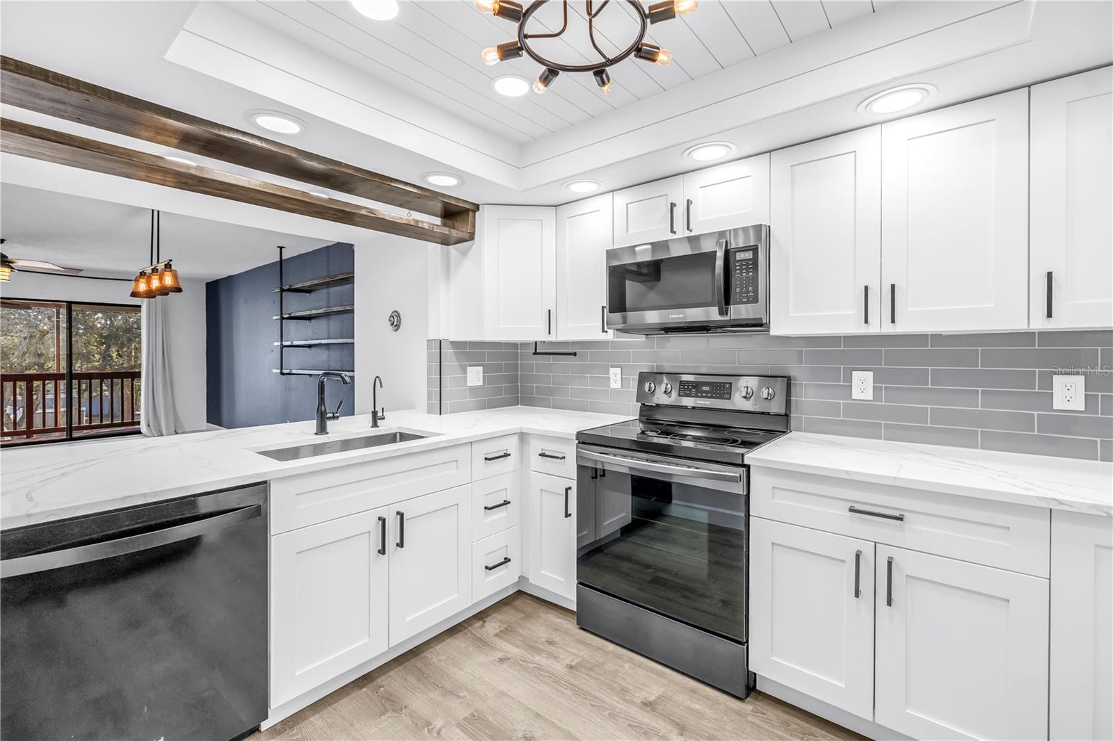 Image 7 of 63 For 9613 Tara Cay Court