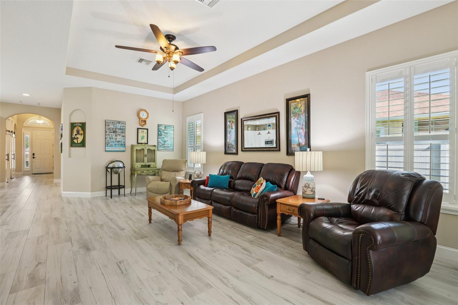 Image 11 of 36 For 2916 Devonoak Boulevard