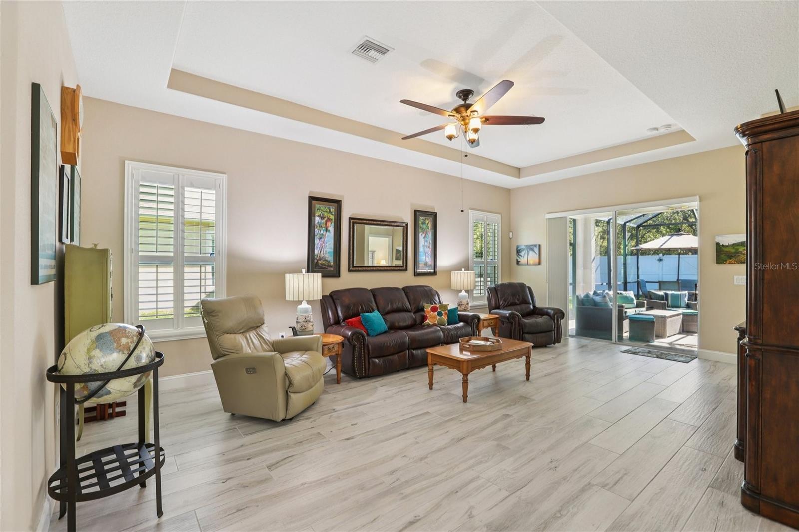 Image 13 of 36 For 2916 Devonoak Boulevard