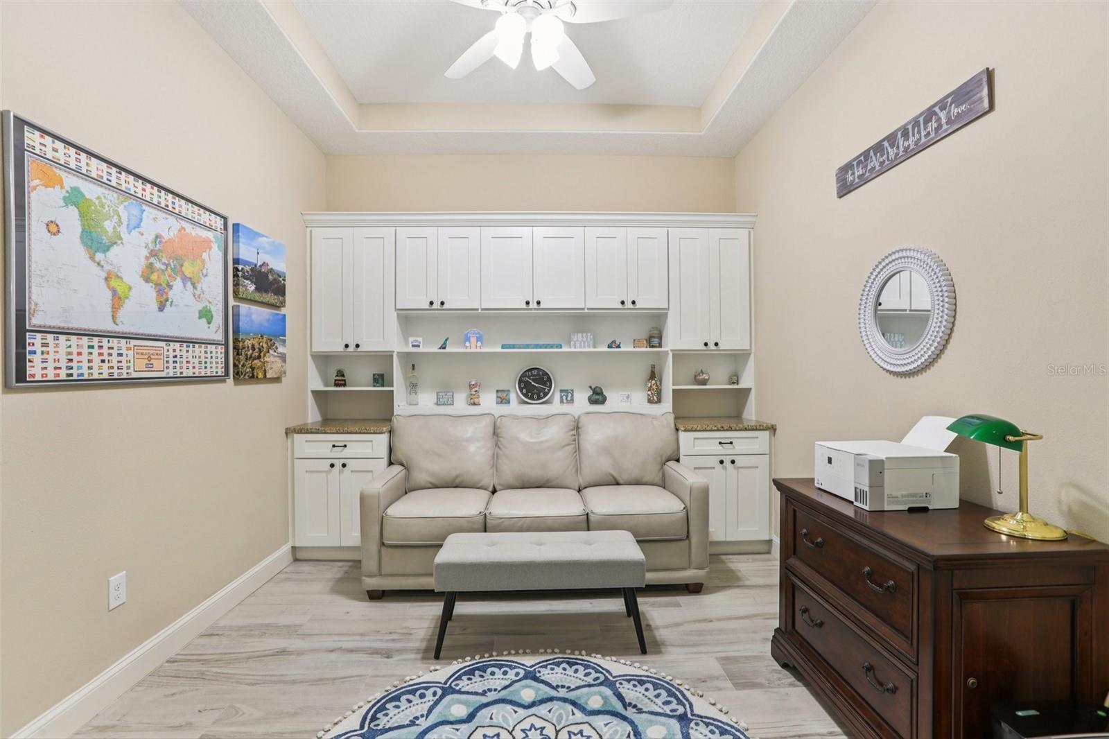 Image 15 of 36 For 2916 Devonoak Boulevard