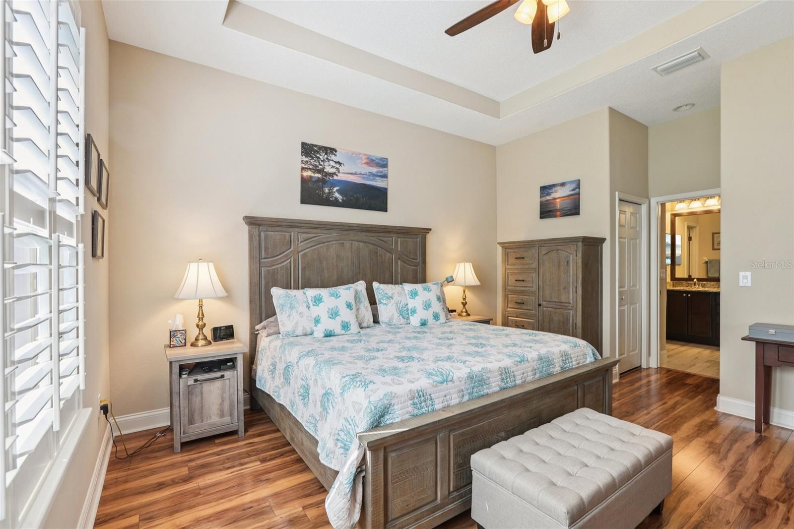 Image 17 of 36 For 2916 Devonoak Boulevard