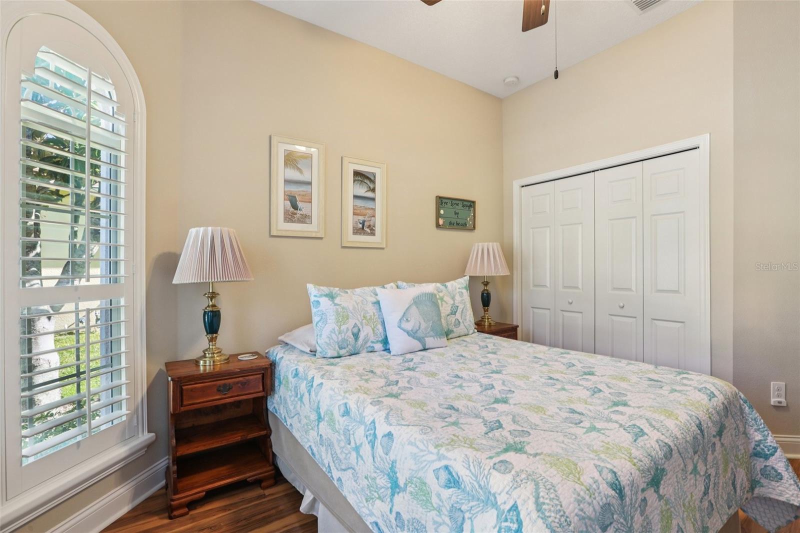 Image 22 of 36 For 2916 Devonoak Boulevard