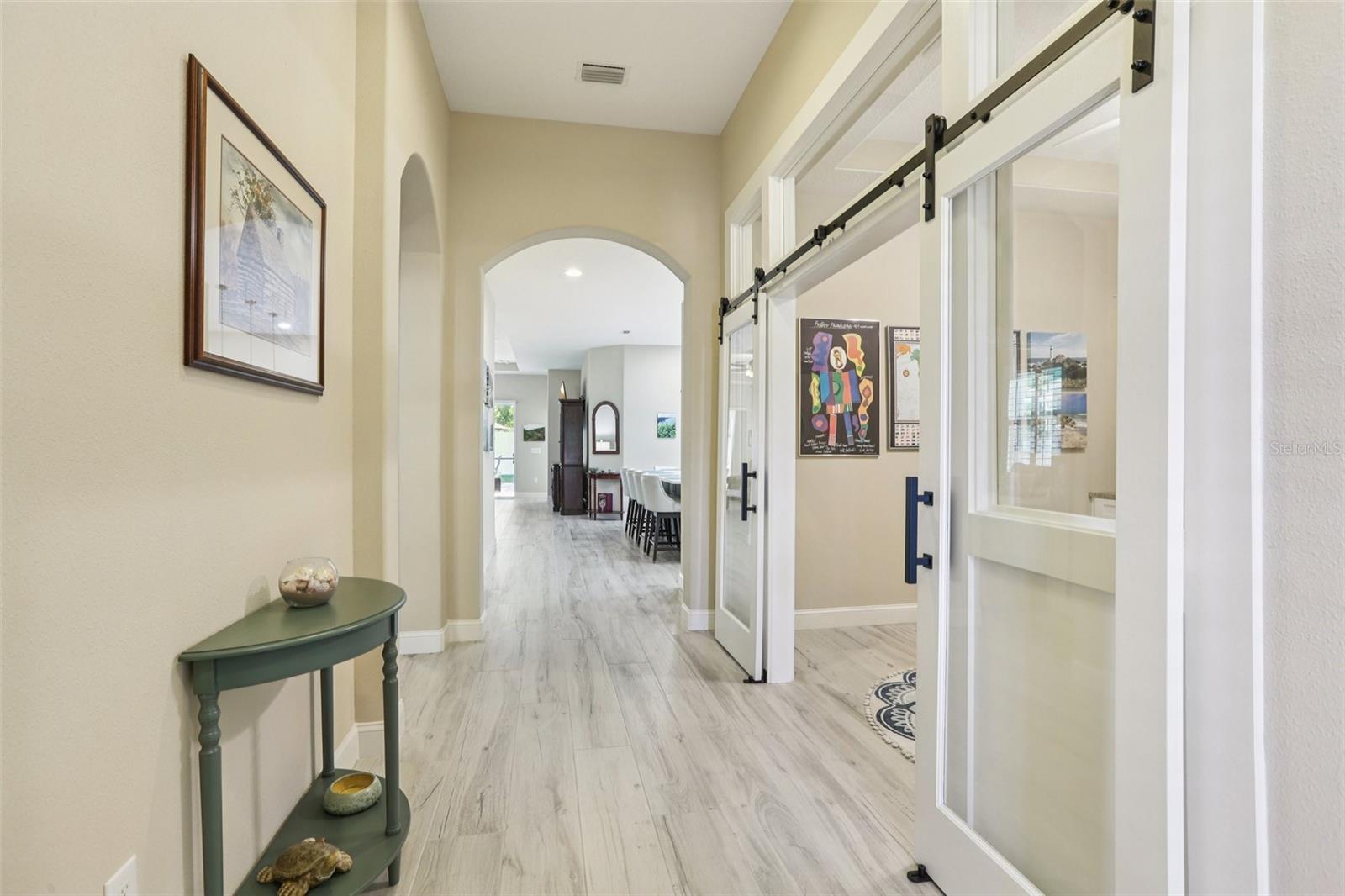 Image 5 of 36 For 2916 Devonoak Boulevard