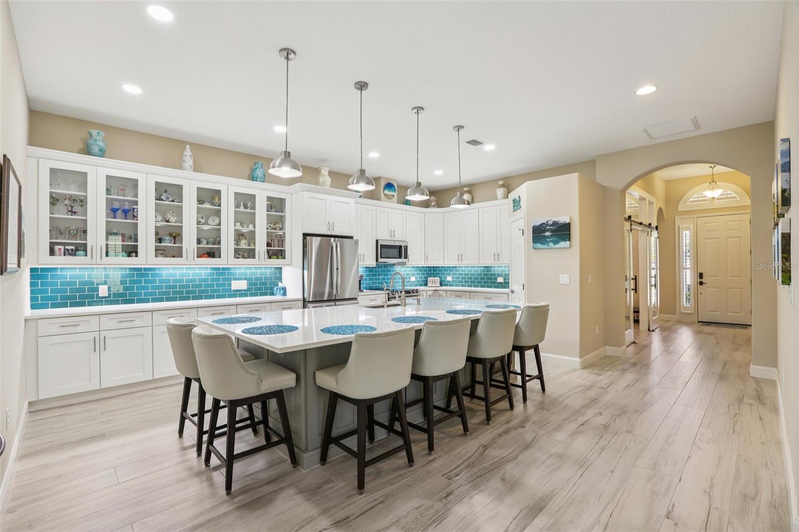 Image 6 of 36 For 2916 Devonoak Boulevard