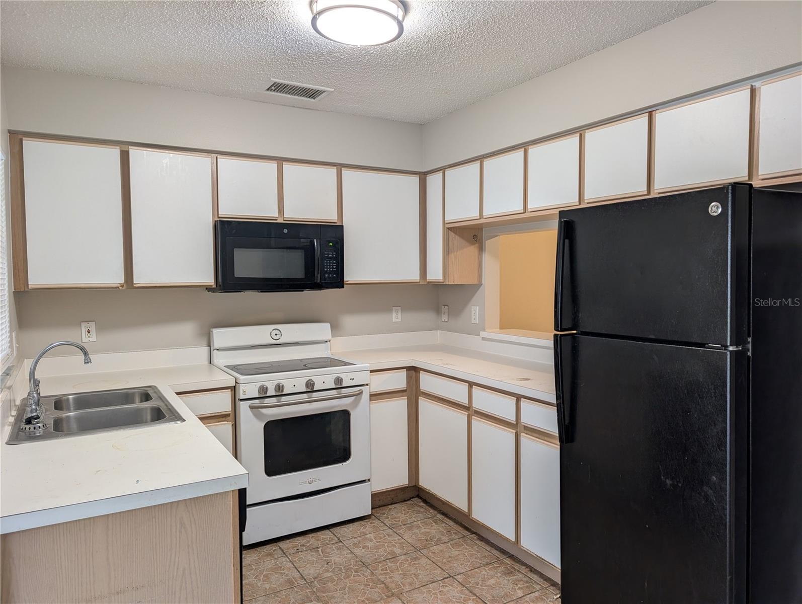 Image 10 of 23 For 414 Kensington Lake Circle