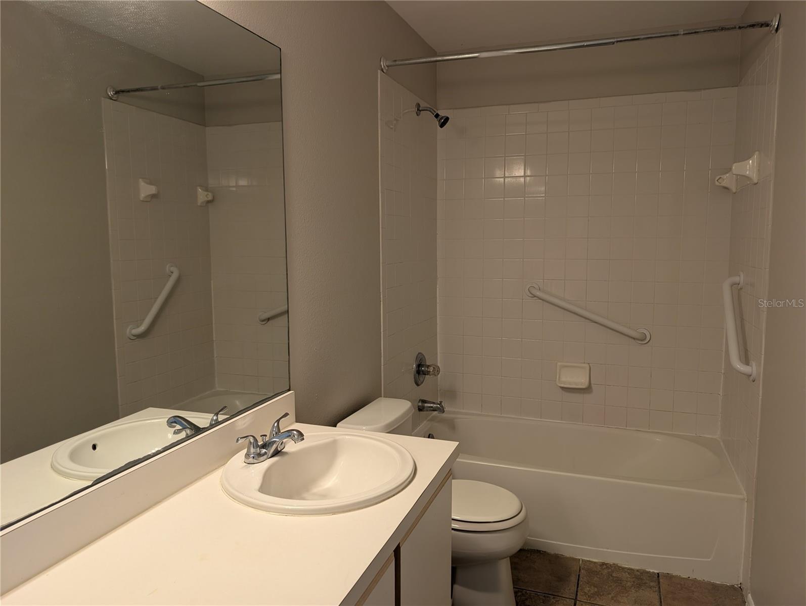 Image 16 of 23 For 414 Kensington Lake Circle