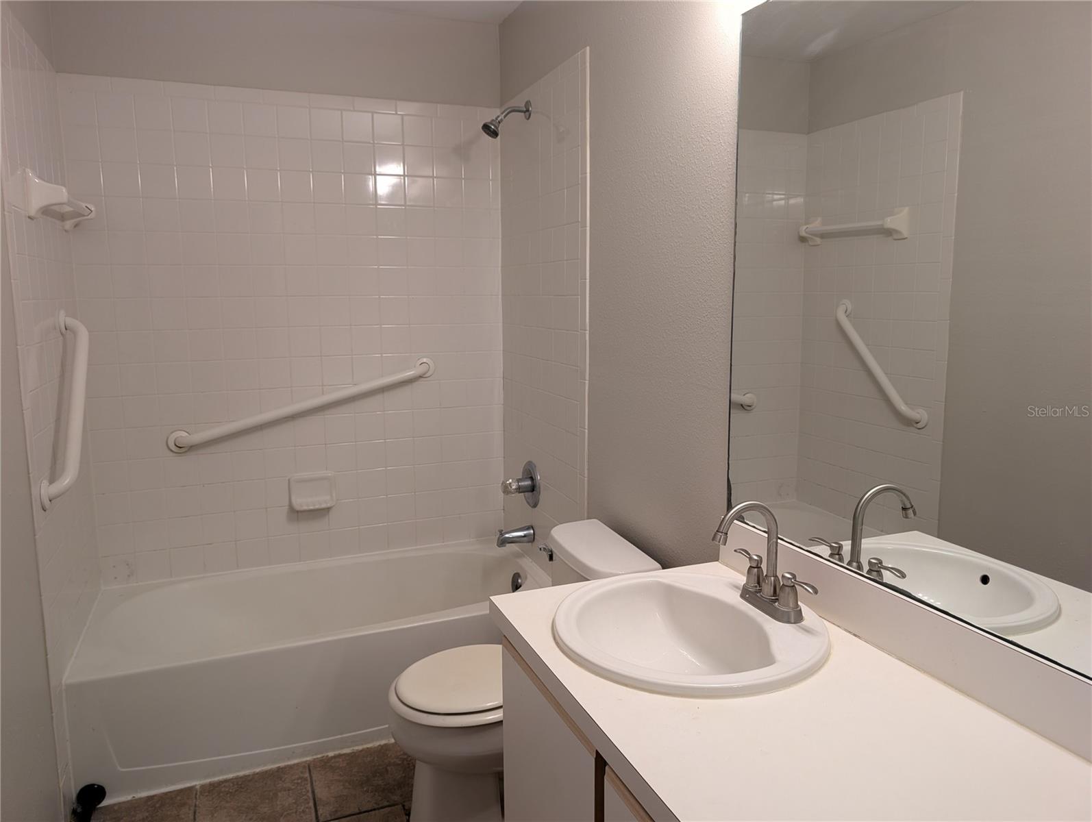 Image 17 of 23 For 414 Kensington Lake Circle