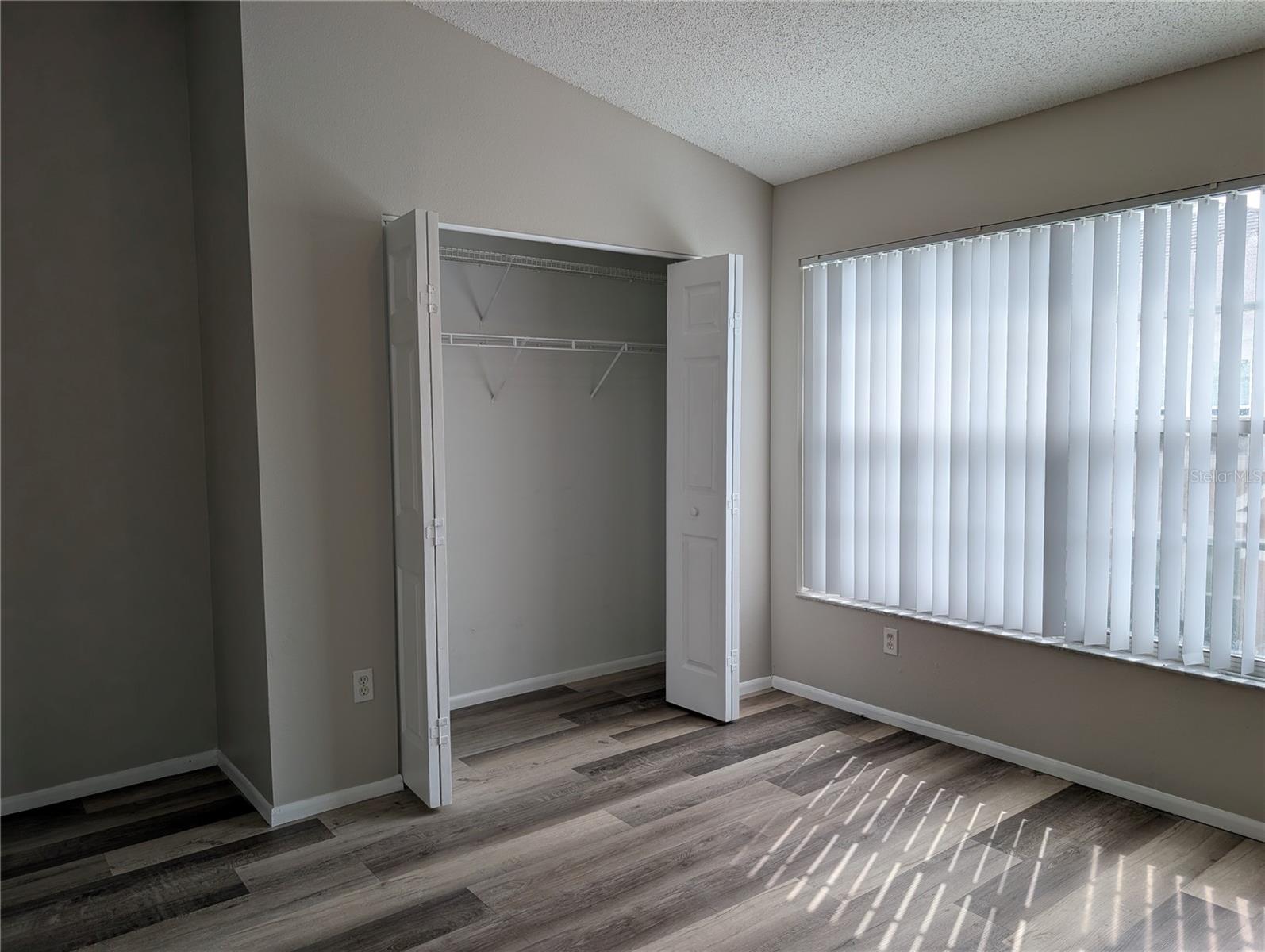 Image 20 of 23 For 414 Kensington Lake Circle