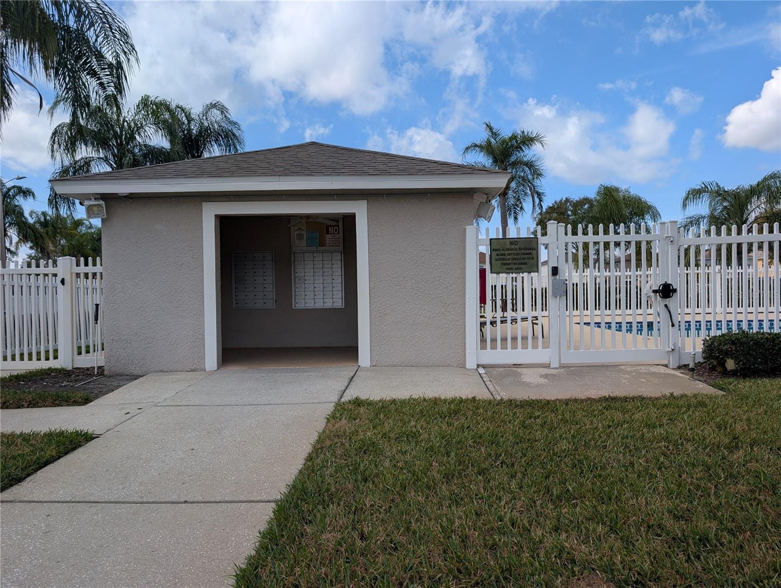 Image 22 of 23 For 414 Kensington Lake Circle