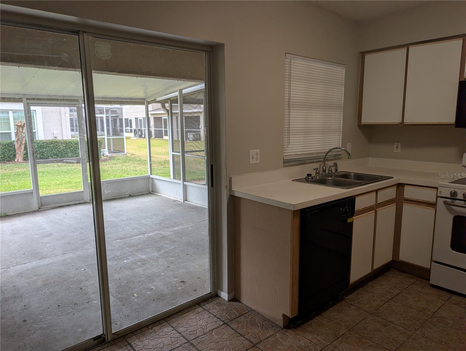 Image 9 of 23 For 414 Kensington Lake Circle