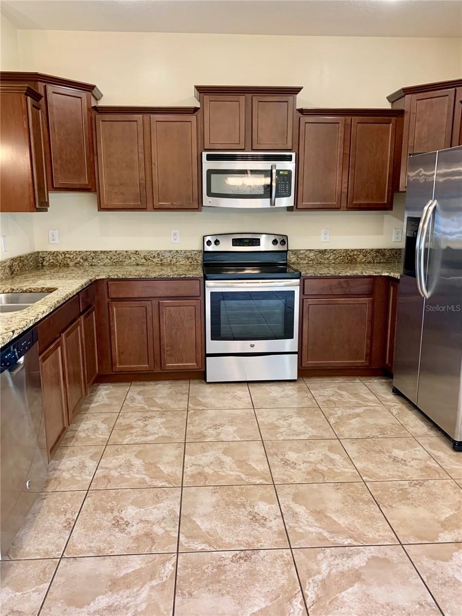 Image 4 of 15 For 2621 Lantern Hill Ave  2621