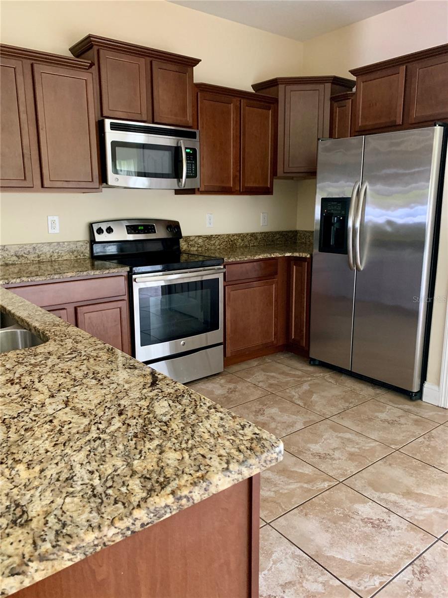 Image 5 of 15 For 2621 Lantern Hill Ave  2621