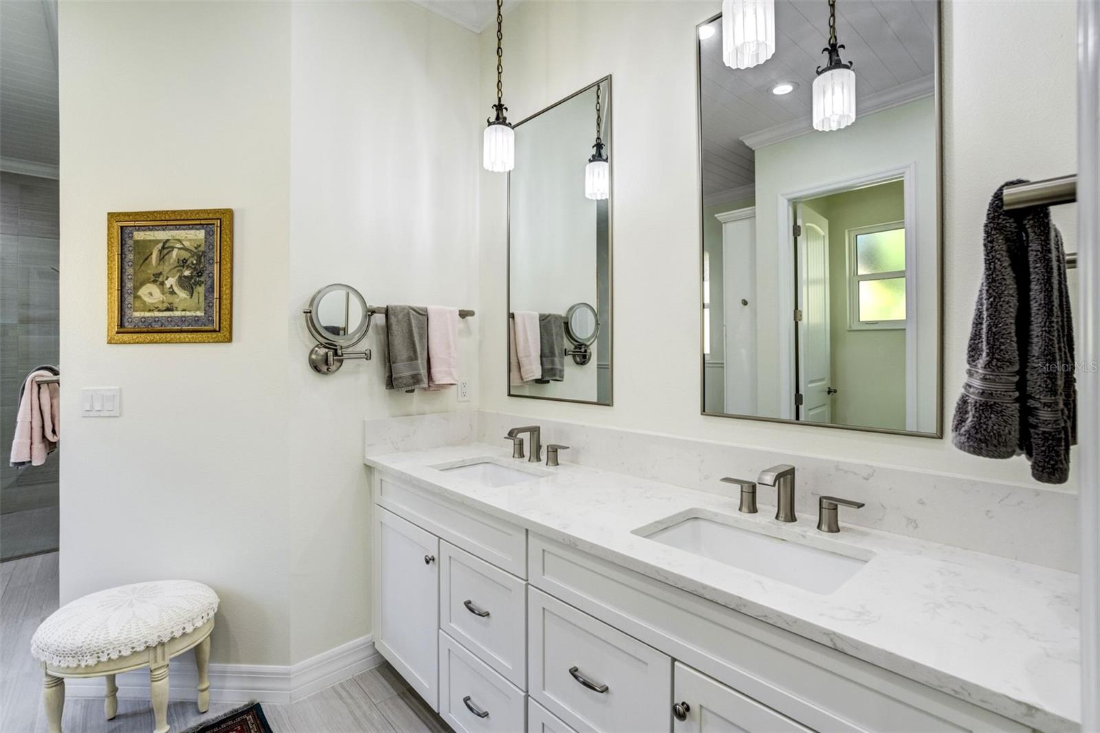 Listing photo id 16 for 1792 Overbrook Avenue