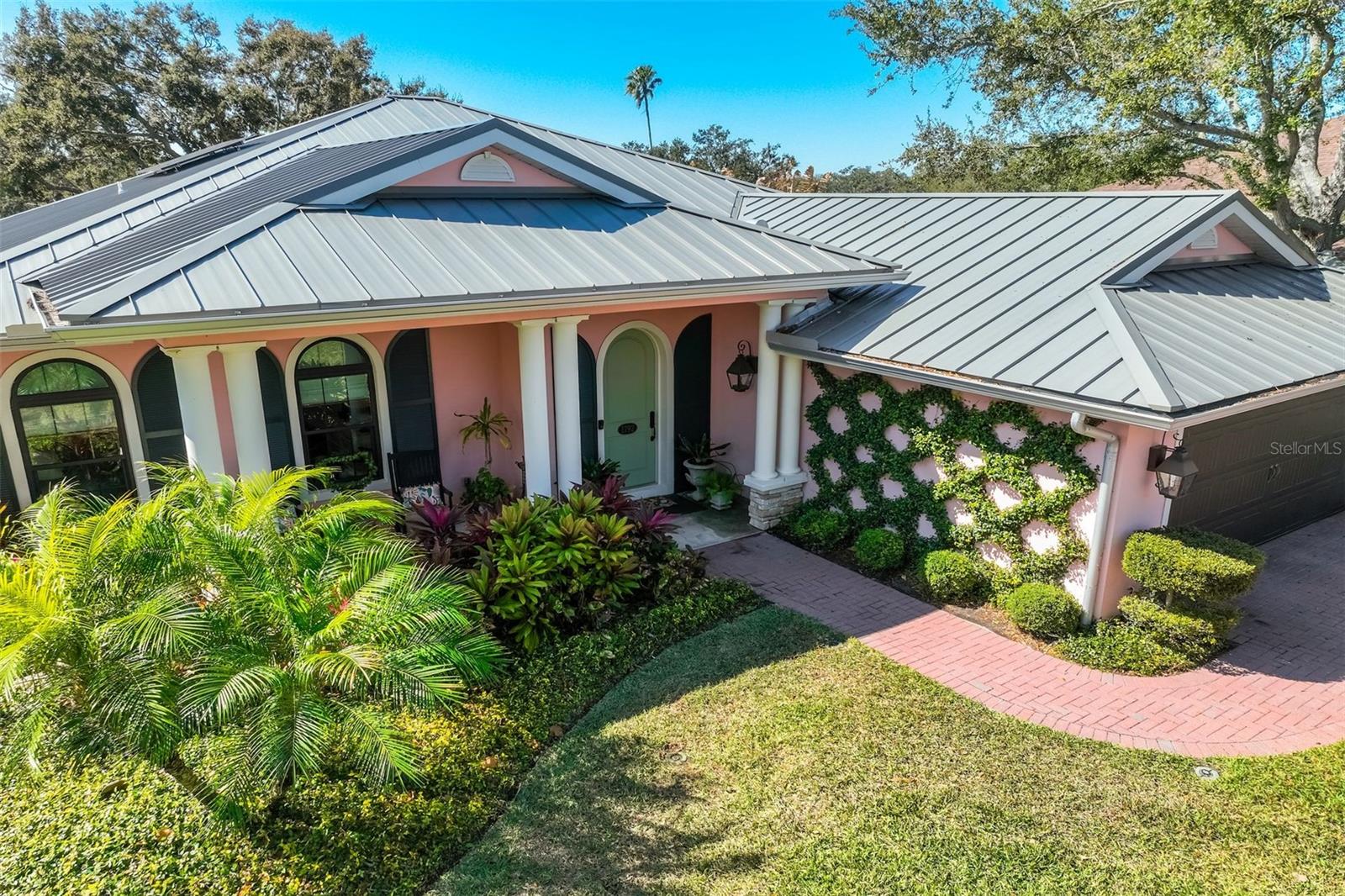 Listing photo id 0 for 1792 Overbrook Avenue