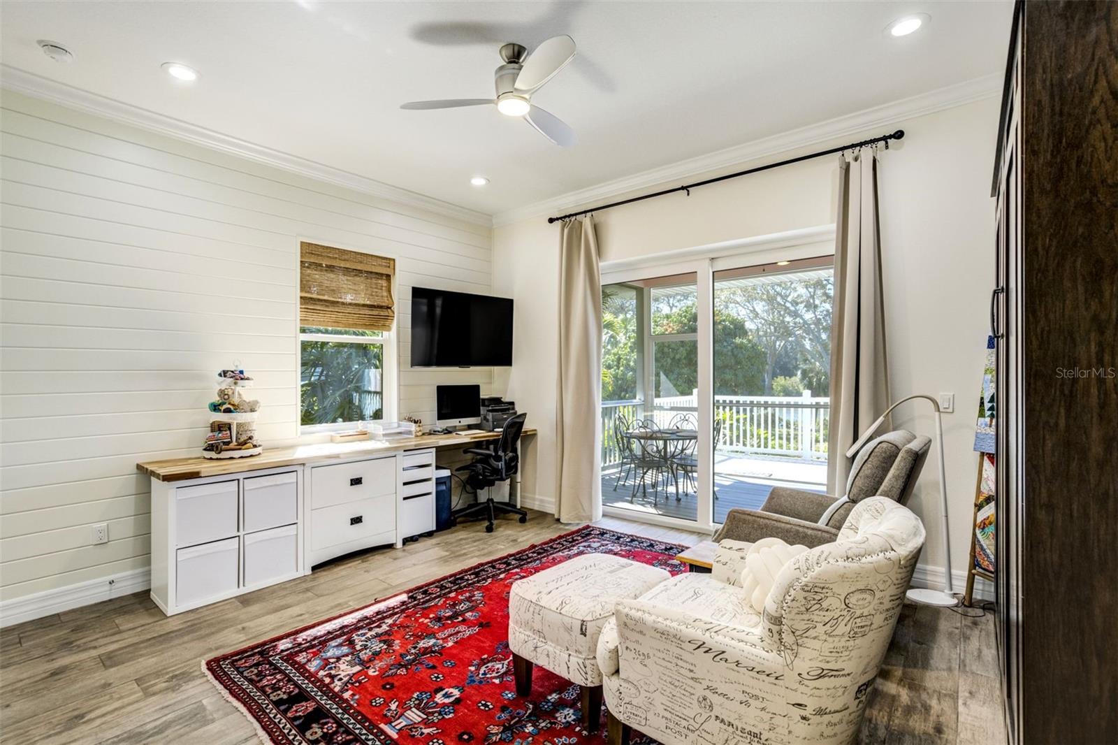 Listing photo id 20 for 1792 Overbrook Avenue