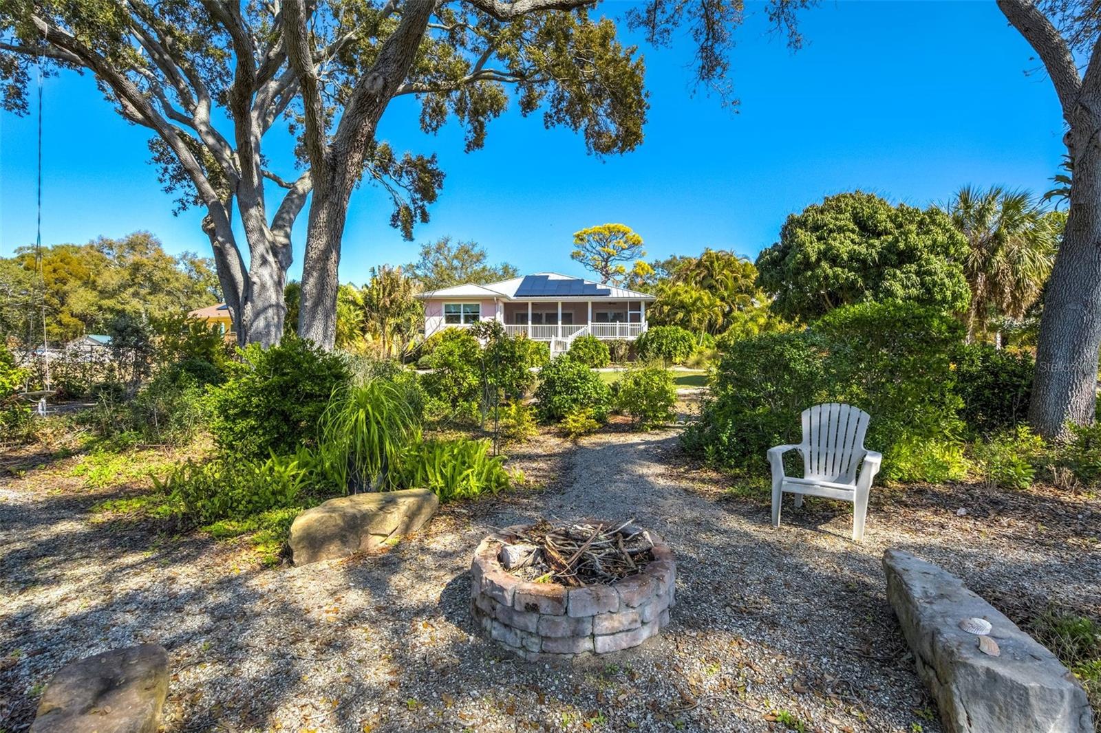 Listing photo id 29 for 1792 Overbrook Avenue