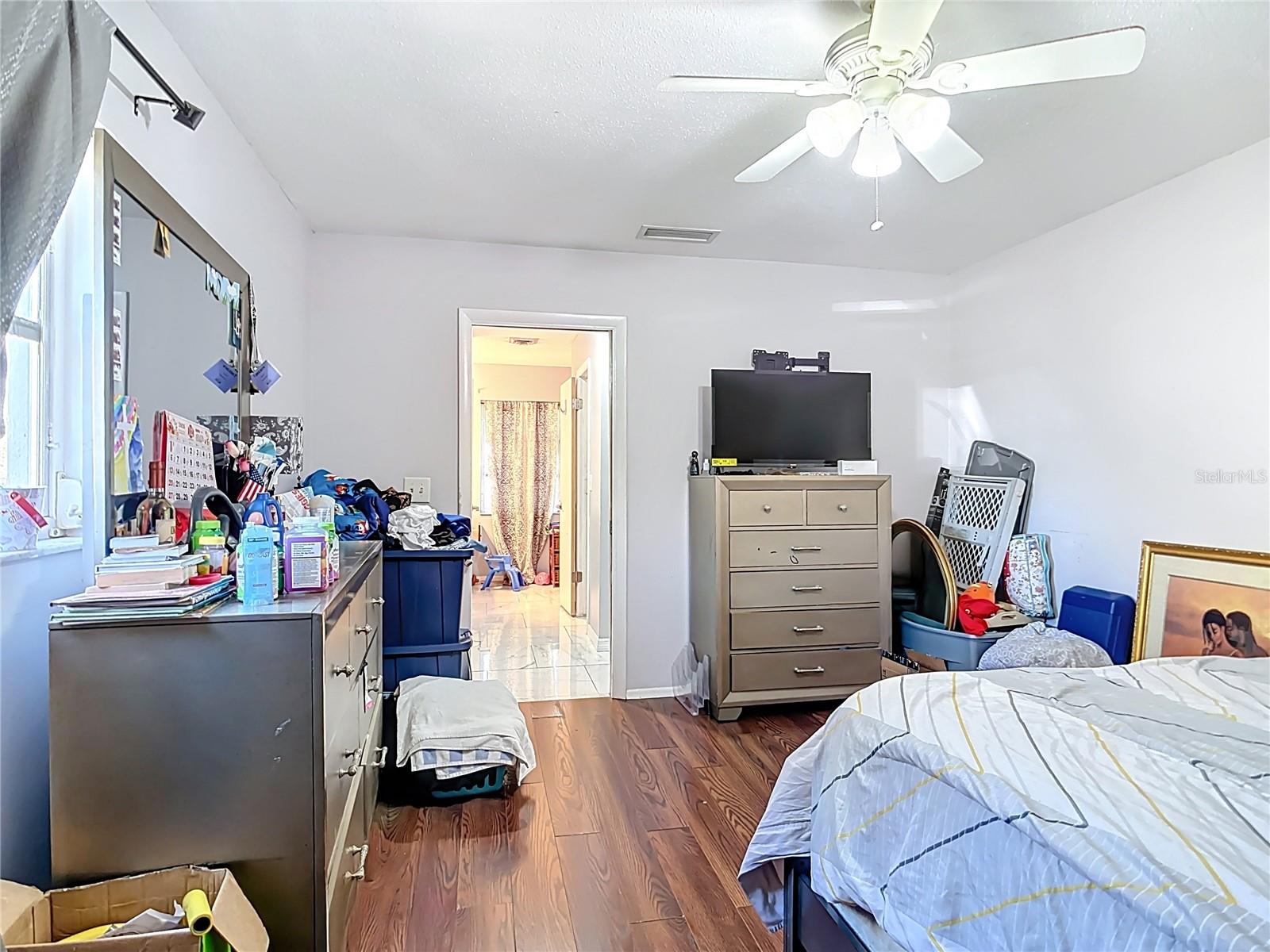 Image 14 of 42 For 1144 Pineland Avenue