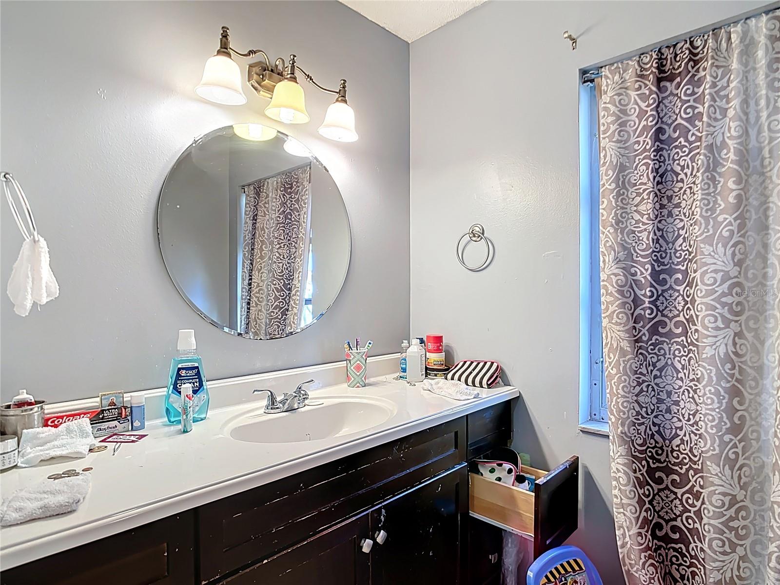 Image 17 of 42 For 1144 Pineland Avenue