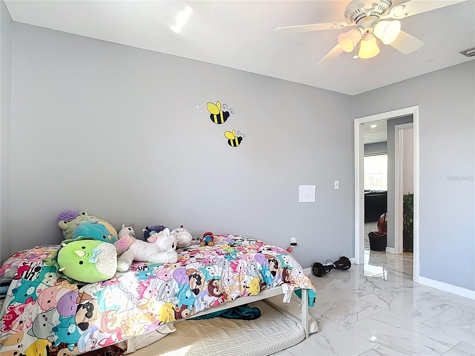 Image 19 of 42 For 1144 Pineland Avenue