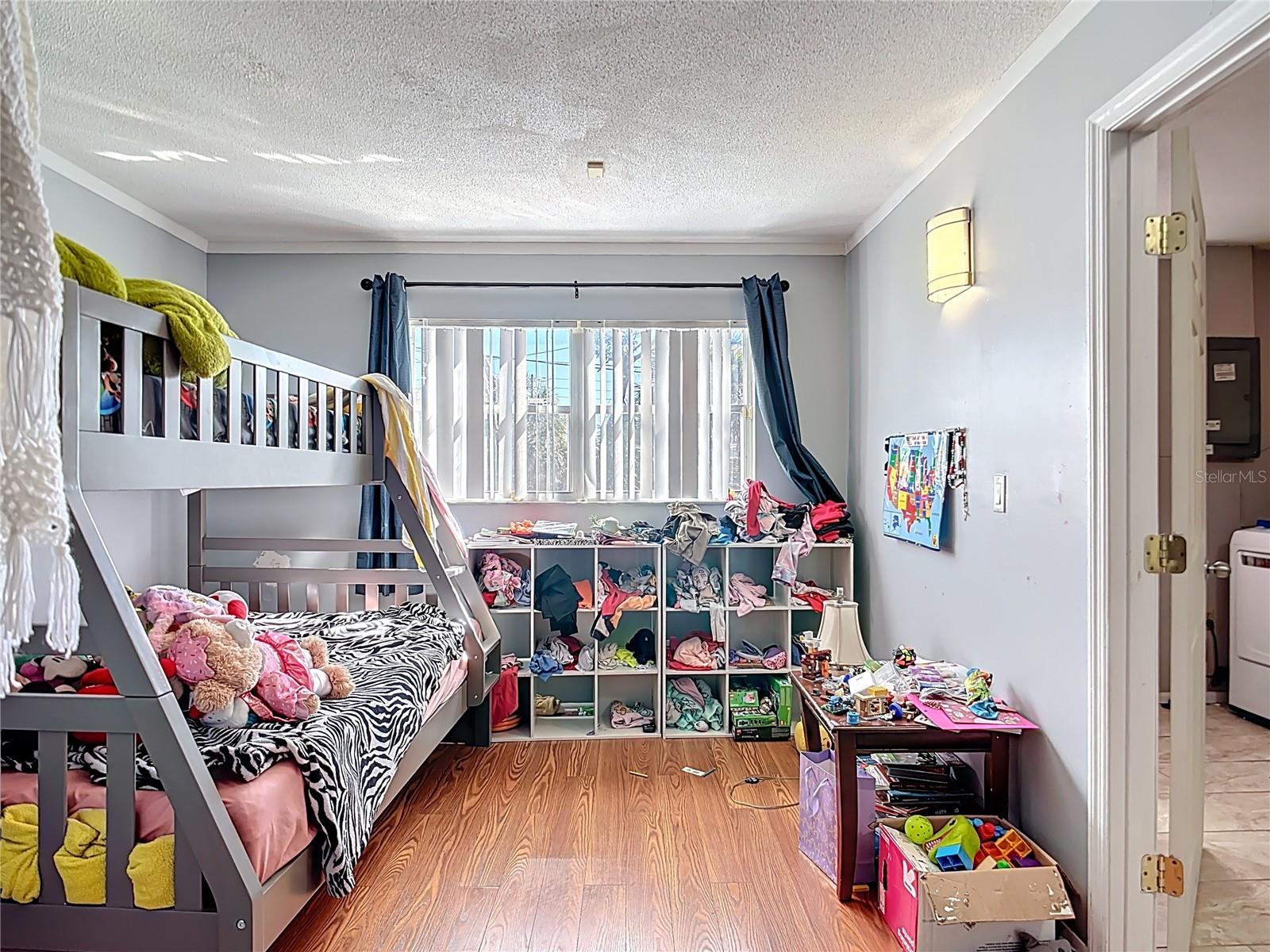 Image 24 of 42 For 1144 Pineland Avenue