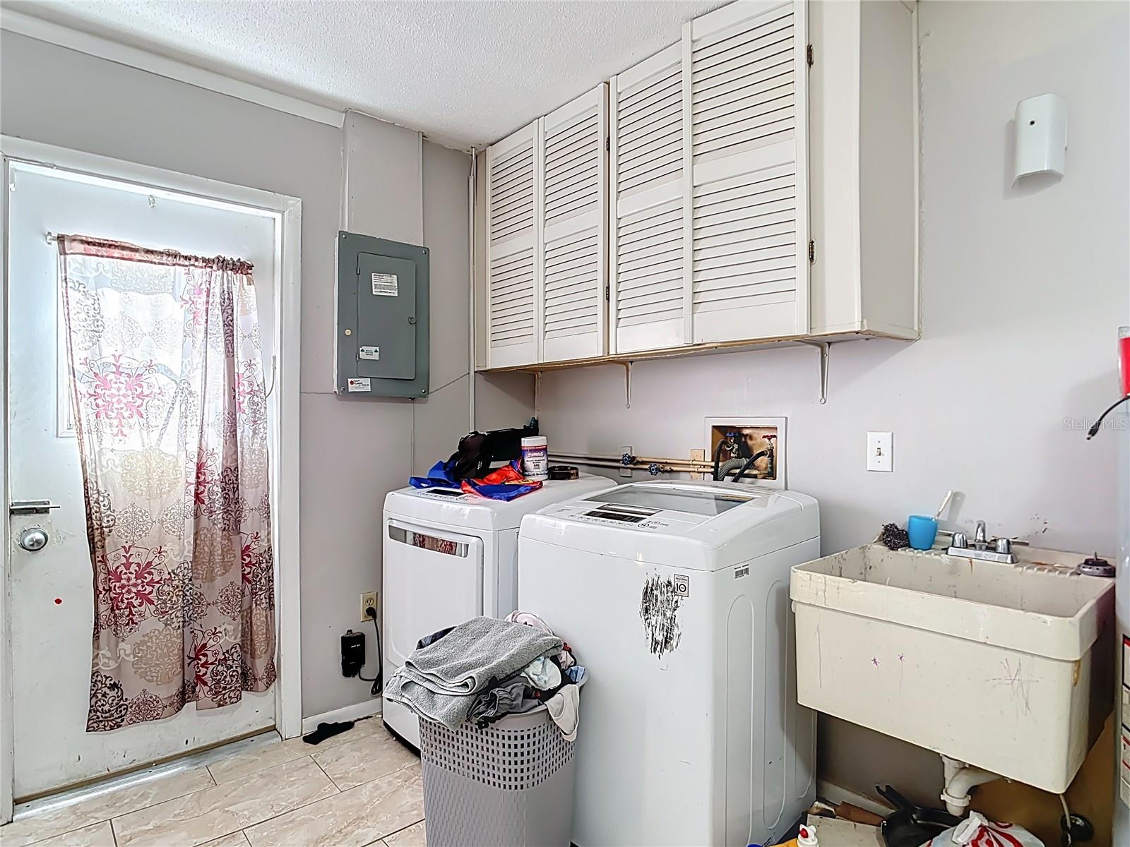 Image 25 of 42 For 1144 Pineland Avenue